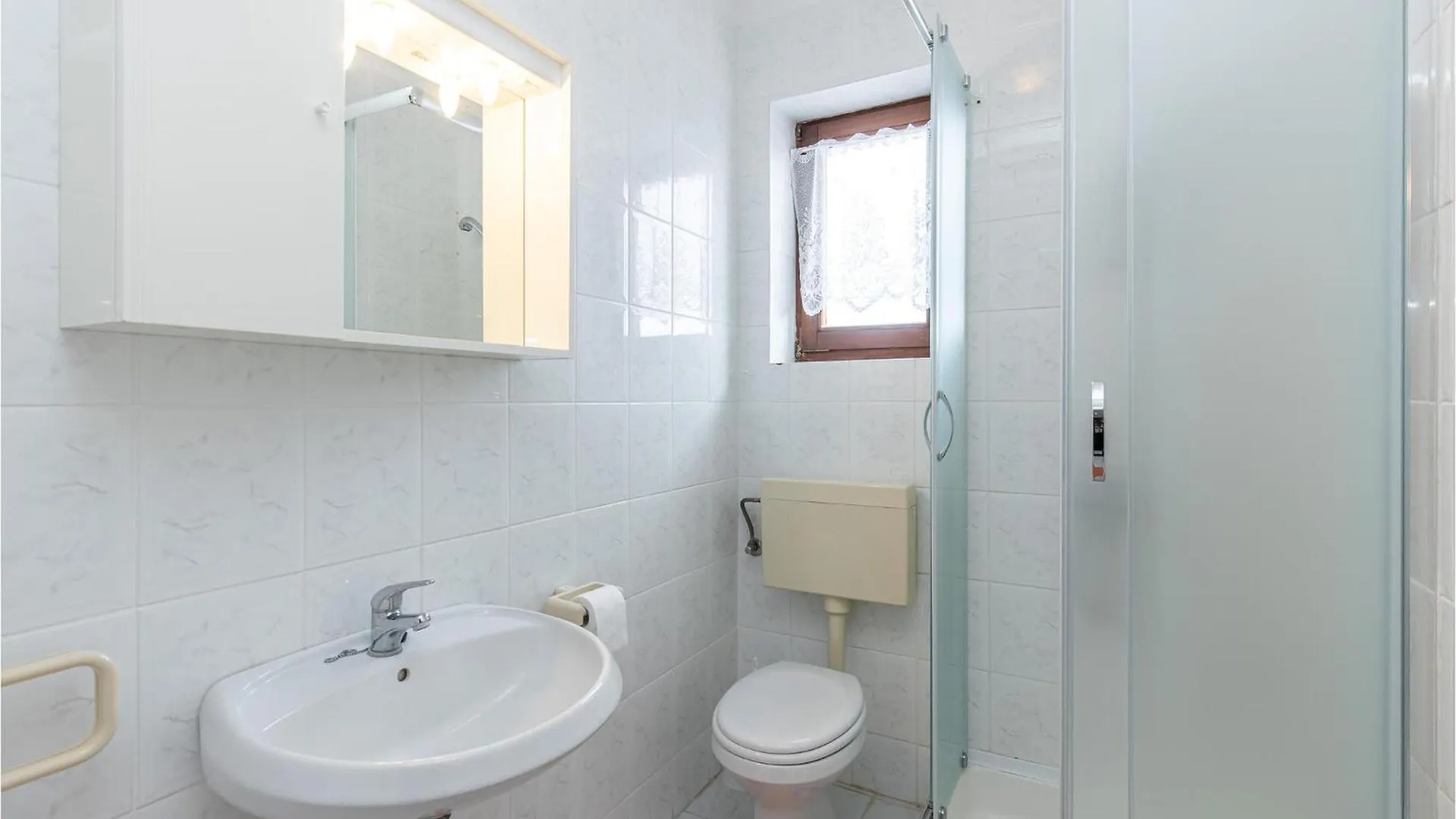 Cozy Apartment In Novi Vinodolski With Kitchen Kroatien
