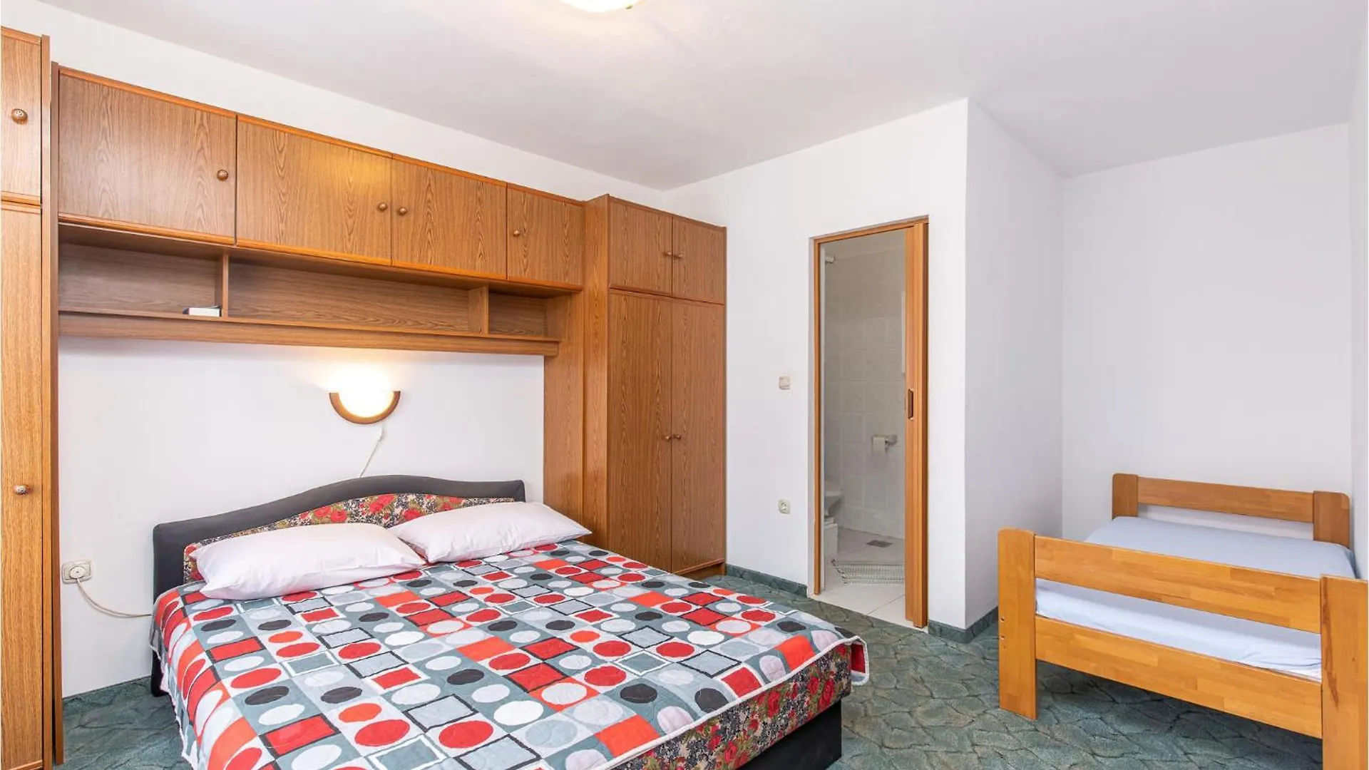 Cozy Apartment In Novi Vinodolski With Kitchen