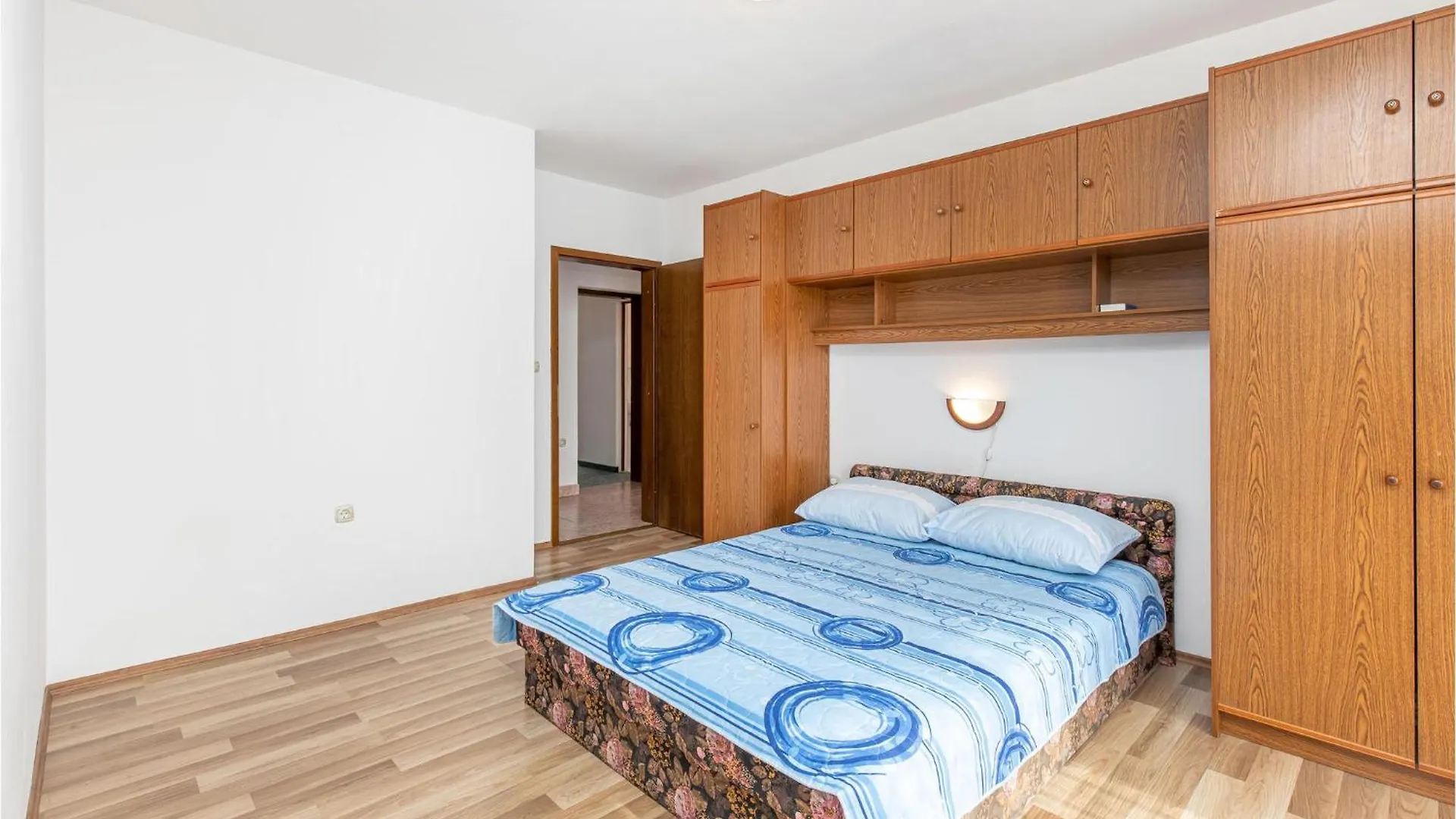 Cozy Apartment In Novi Vinodolski With Kitchen